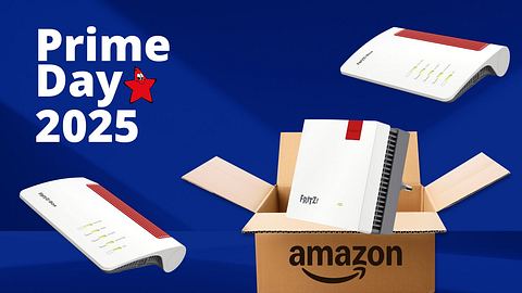 Ein Amazon Karton mit dem Schriftzug Prime Day. Daneben Router und ein WLAN Repeater - Foto: TVMovie.de & iStock (kyoshino, Ake Ngiamsanguan) & PR