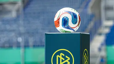 Spielball der U19-EM. - Foto: IMAGO/Beautiful Sports Spielball der U19-EM. - Foto: IMAGO/Beautiful Sports