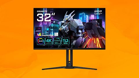 Ein Gaming Bildschirm vor einem orangenen Hintergrund - Foto: Amazon/PR