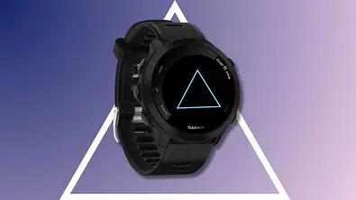 Garmin Smartwatch mit blauem Dreieck - Foto: TVM/PR (Montage)