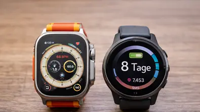 Die Apple Watch Ultra neben der Garmin Venu.  - Foto: TVM / ChatGPT