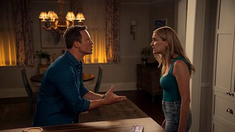 Georgia und Paul streiten sich in der neuen Staffel von Ginny und Georgia - Foto: AMANDA MATLOVICH/NETFLIX