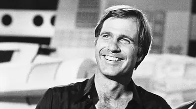 Gil Gerard wurde mit dem Science Fiction Klassiker „Kampf um die Erde“ und der Serie „Buck Rogers im 25. Jahrhundert“ weltweit bekannt. - Foto: IMAGO / Everett Collection