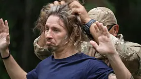Gil Ofarim beim Einzug ins Dschungelcamp. - Foto: RTL Gil Ofarim beim Einzug ins Dschungelcamp. - Foto: RTL