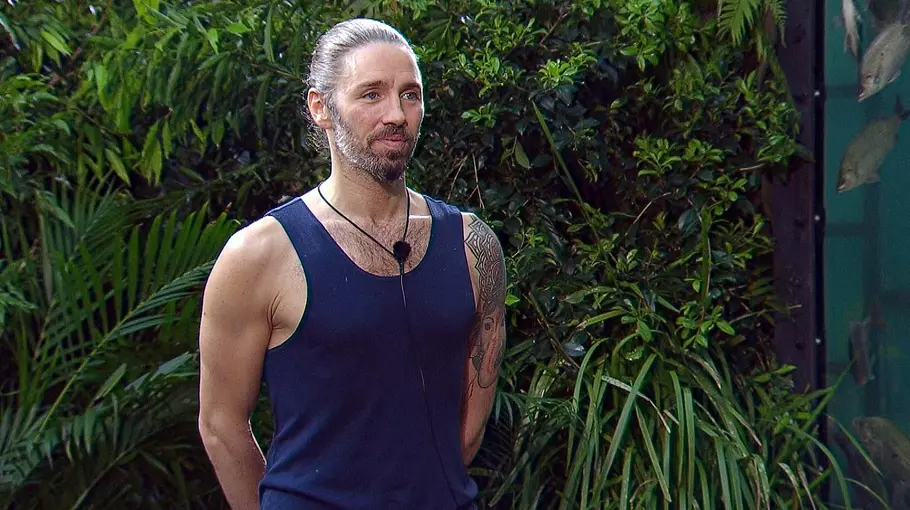 Gil Ofarim wieder in der Kritik Gil Ofarim wartet im Dschungelcamp auf die Prüfung