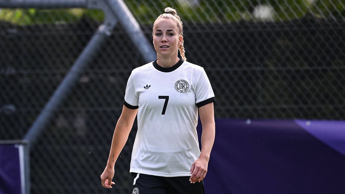 Frauen-EM-2025-Giulia-Gwinn Giulia Gwinn im Trikot der deutschen Nationalelf