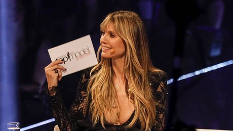 Heidi Klum als Jurorin bei GNTM - Foto: IMAGO / Oliver Langel