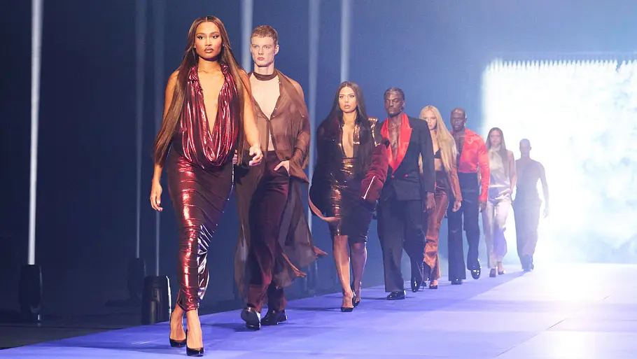 GNTM 2026: Wer ist raus nach Folge 24? Aurélie durfte den Entscheidungswalk als „First Face“ eröffnen.