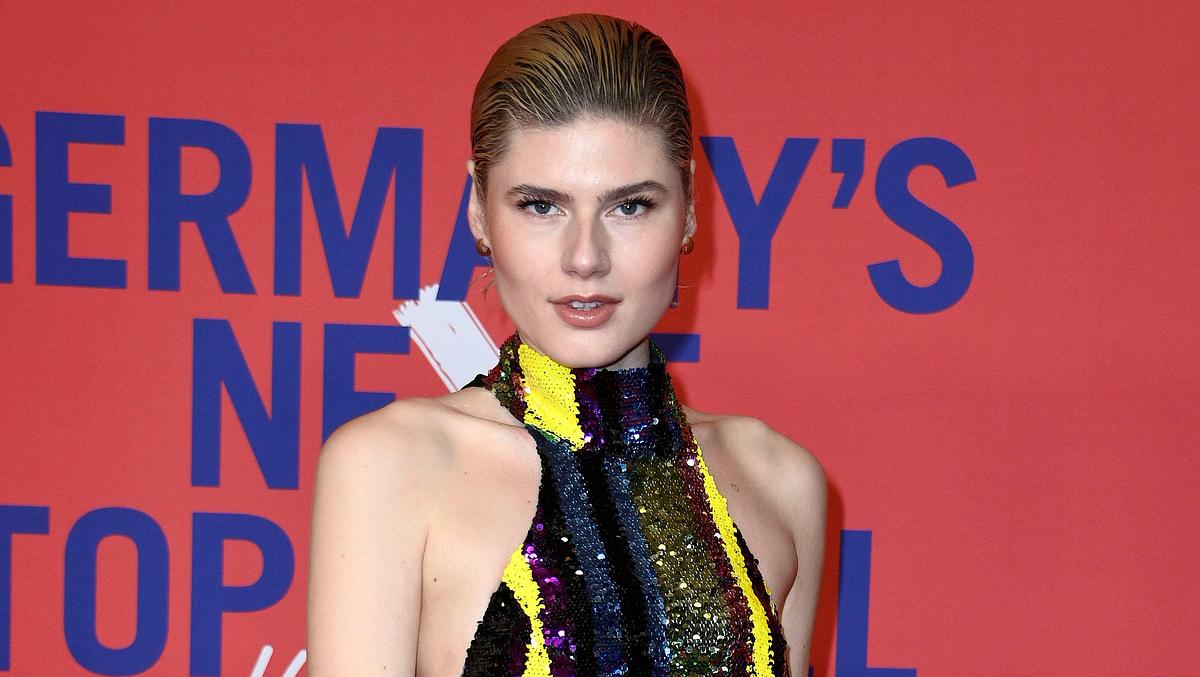Ehemalige GNTM-Finalist:innen verraten ihre Erfolgsformel für den Sieg! GNTM-Gewinnerin Lea Oude Engberink lächelt in die Kamera – stilvoll gekleidet und selbstbewusst. Jetzt verrät sie, was es für den Titel-Sieg von Germanys Next Topmodel alles braucht.