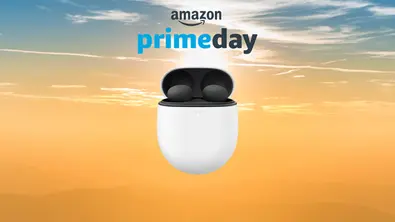 Google Pixel Buds Pro 2 vor einem sonnenreichen Himmelhintergrundbild und unter Amazon Prime Day Logo - Foto: TV Movie / Canva
