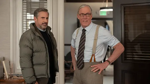 Greg und Walter unterhalten sich und schauen zur Seite. - Foto: Katrina Marcinowski/HBO
