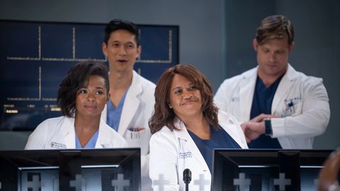 Zwei Darstellerinnen und zwei Darsteller aus „Grey’s Anatomy“. - Foto: TMDB