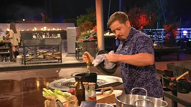 Gustav Schäfer am Herd von Grill den Henssler. - Foto: RTL Gustav Schäfer am Herd von Grill den Henssler. - Foto: RTL