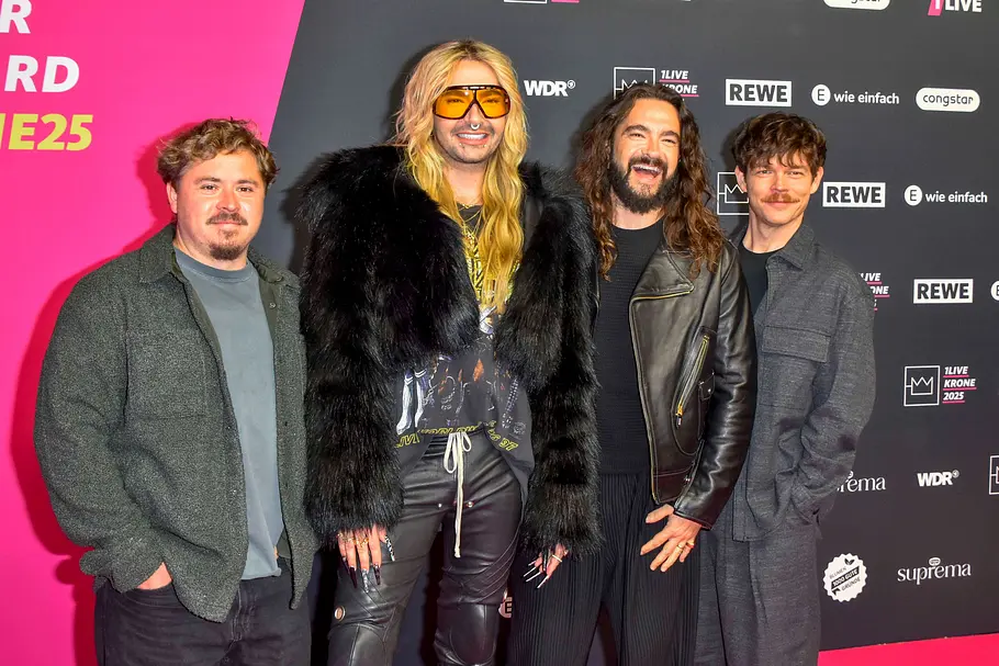 Gustav Schäfer und Georg Listing kommen zum HeidiFest 2026 Tokio Hotel auf dem Red Carpet (v.l.): Gustav Schäfer, Bill & Tom Kaulitz und Georg Listing