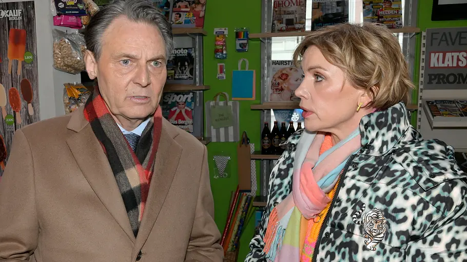 Gerner und Yvonne sind entsetzt, dass Laura wieder nicht belangt wird. Gerner schaut entsetzt, während Yvonne ihn anstarrt.