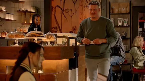 GZSZ: Gustav Masurek flirtet als Marc mit Emily - Foto: RTL