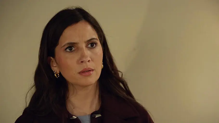 Laura schaut entsetzt.