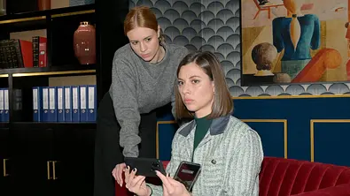 GZSZ: Zoe und Matilda - Foto: RTL / Rolf Baumgartner