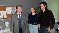 Toni und Schmitti schauen ernst. - Foto: RTL / Rolf Baumgartner Toni und Schmitti schauen ernst. - Foto: RTL / Rolf Baumgartner