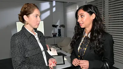 GZSZ: Alejandra Navarro und Nina - Foto: GZSZ: Navarros Ex überrumpelt Nina
