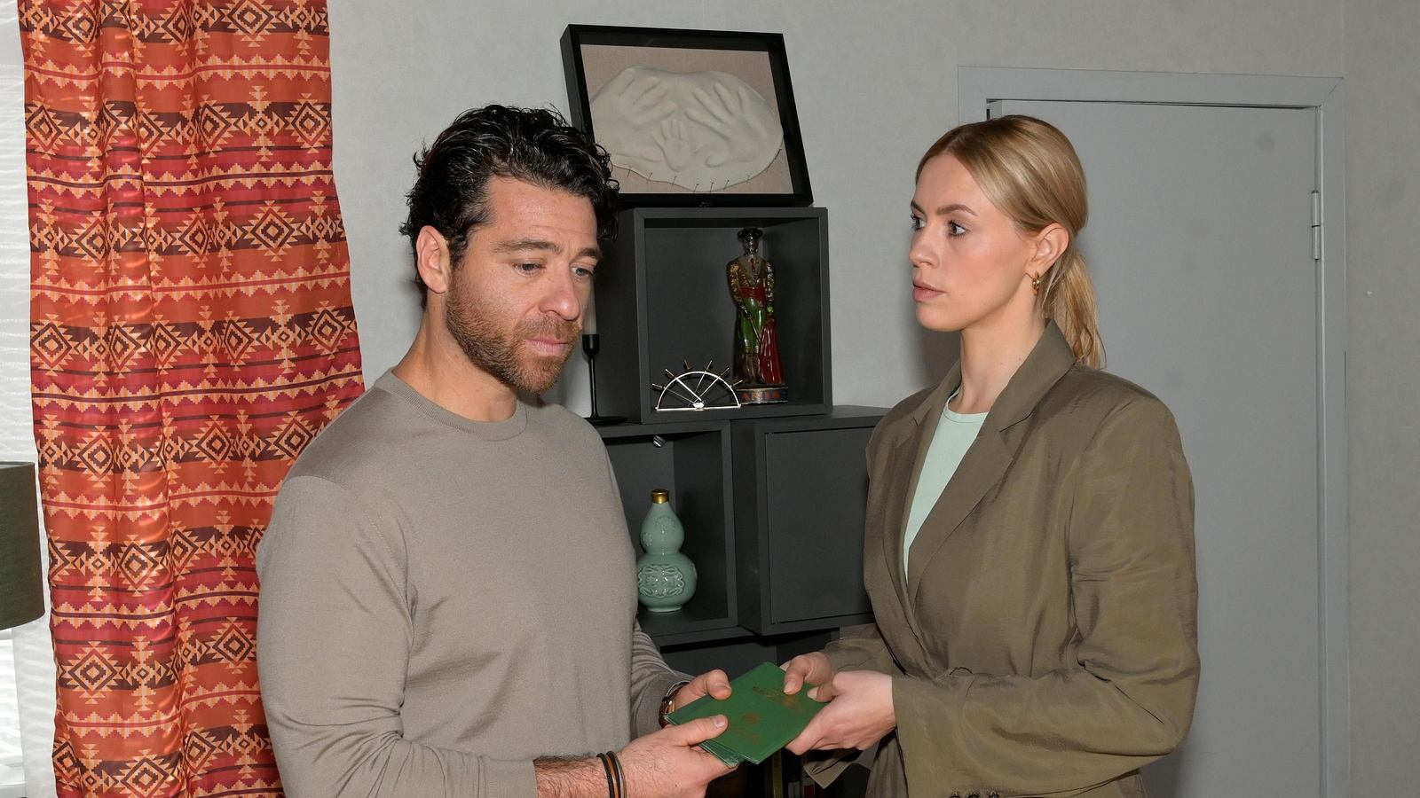 GZSZ: Pläne enthüllt! Zoe und Carlos verlassen Berlin