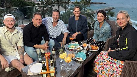 GZSZ-Special: Felix van Deventer, Lars Pape, Hardy Krüger Jr., Ulrike Frank, Iris Mareike Steen und Eva Mona Rodekirchen - Foto: RTL / Frank Pick