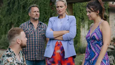 Große Sorge um Michi und seine Familie. - Foto: RTL / Anna Riedel
