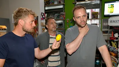 Paul, Erik und Michi stehen im Kiezkauf. - Foto: RTL / Rolf Baumgartner