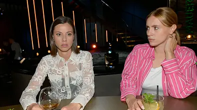 GZSZ: Zoe und Matilda - Foto: RTL / Rolf Baumgartner