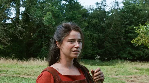 Jessie Buckley in einer Szene als Agnes. - Foto: IMAGO / Landmark Media Jessie Buckley in einer Szene als Agnes. - Foto: IMAGO / Landmark Media