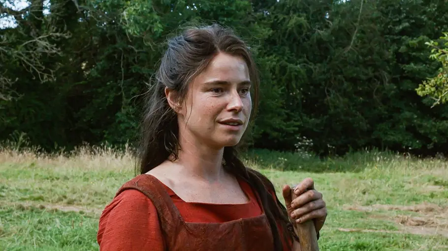 Jessie Buckley als Agnes. Jessie Buckley in einer Szene als Agnes.