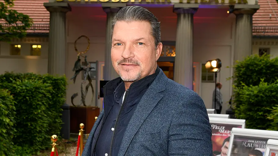 Hardy Krueger Jr. bei der Fisch sucht Fahrrad Premiere im Schlossparktheater 