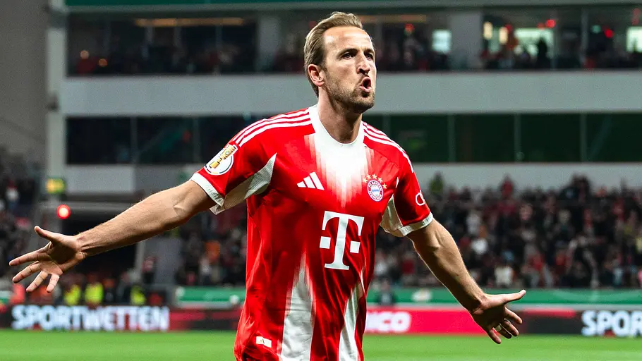 Harry Kane jubelt Harry Kane jubelt nach seinem Tor beim DFB-Pokal-Spiel gegen Bayer 04 Leverkusen