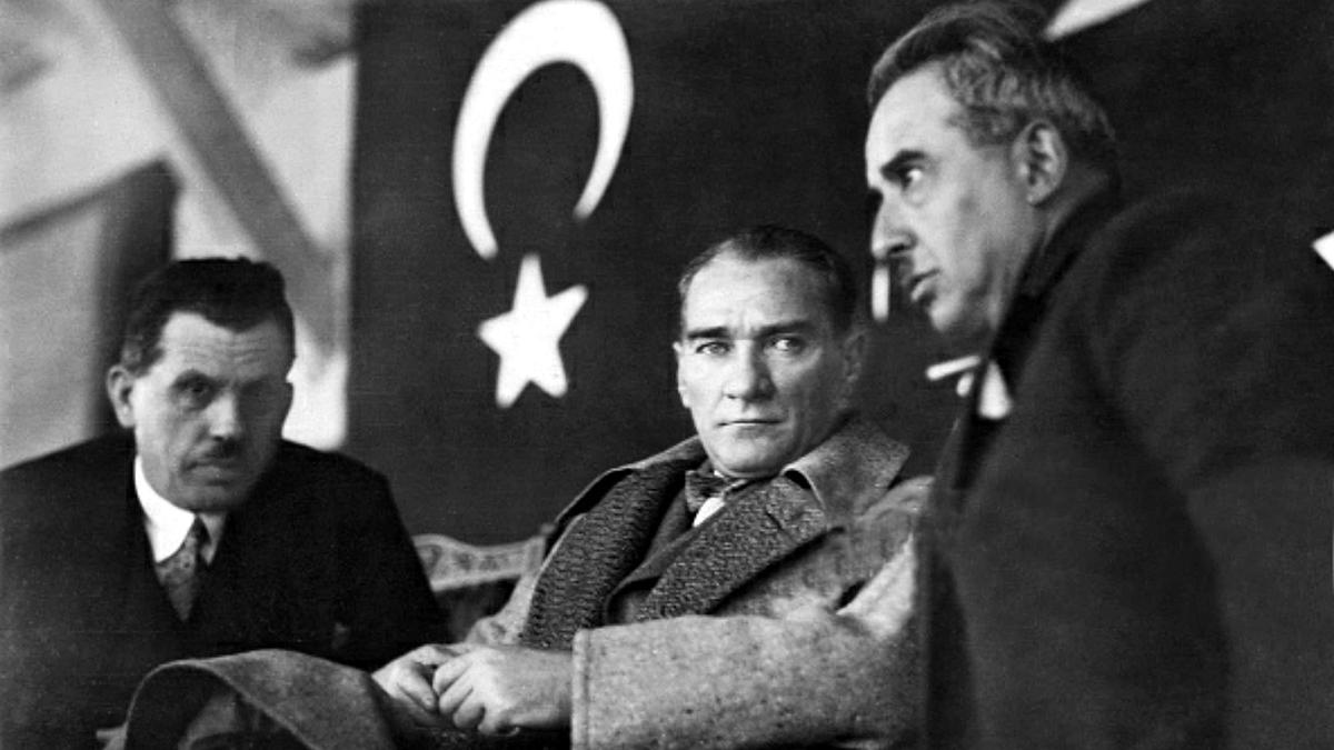 Atatürk, père de la Turquie moderne Atatürk, père de la Turquie moderne