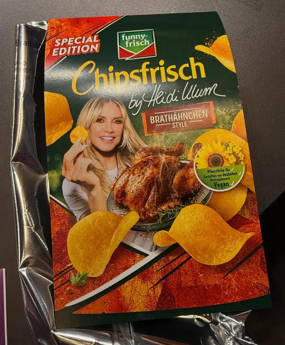 Heidi Klums neue Chipssorte „Brathähnchen-Style“.