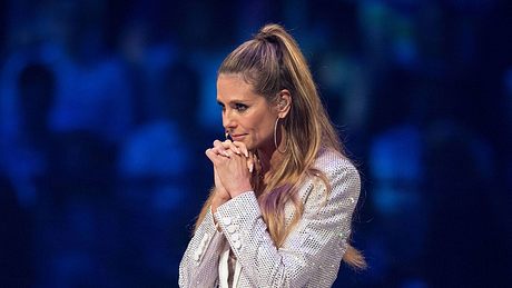 GNTM-Dreharbeiten werden verschoben - Foto: IMAGO / Sven Simon