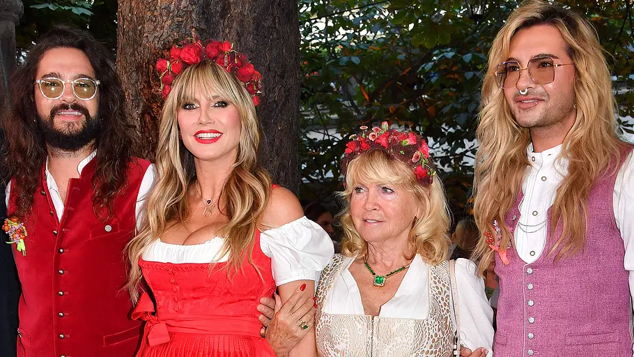 Heidi Klum feiert mit Familie beim HeidiFest in München V.l.: Tom Kaulitz, Heidi Klum, Erna Klum und Bill Kaulitz auf dem HeidiFest 2025.
