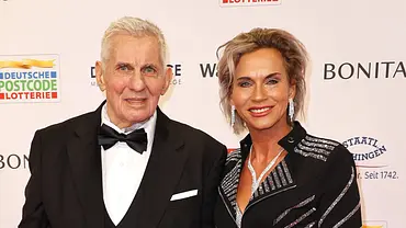 Heinz Hoenig und seine Ehefrau Annika Kaersten bei der Verleihung Goldene Bild der Frau am 19.11.2025 im Stage Theater in Hamburg - Foto: IMAGO / APress Heinz Hoenig und seine Ehefrau Annika Kaersten bei der Verleihung Goldene Bild der Frau am 19.11.2025 im Stage Theater in Hamburg - Foto: IMAGO / APress