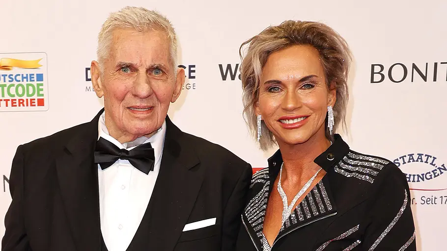 Heinz Hoenig und seine Ehefrau Annika Kaersten bei der Verleihung Goldene Bild der Frau am 19.11.2025 im Stage Theater in Hamburg Heinz Hoenig und seine Ehefrau Annika Kaersten bei der Verleihung Goldene Bild der Frau am 19.11.2025 im Stage Theater in Hamburg