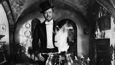 Heinz Rühmann in „Die Feuerzangenbowle“. - Foto: TMDB