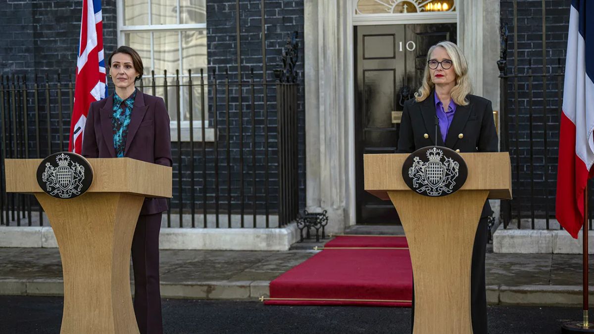 Hostage Netflix Suranne Jones und Julie Delpy in der Netflix-Serie Hostage vor der Downing Street