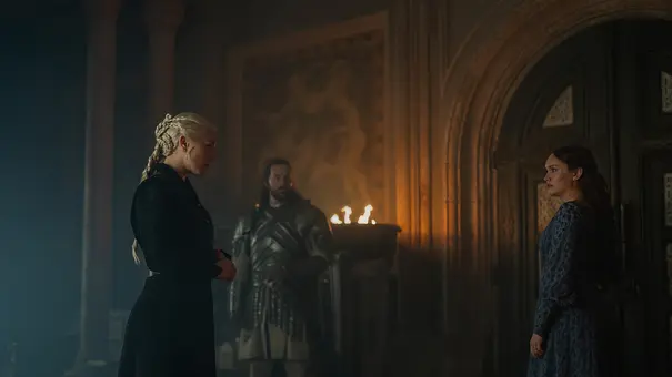 Rhaenyra und Alicent führen ein hitziges Gespräch - Foto: Theo Whiteman/HBO Rhaenyra und Alicent führen ein hitziges Gespräch - Foto: Theo Whiteman/HBO