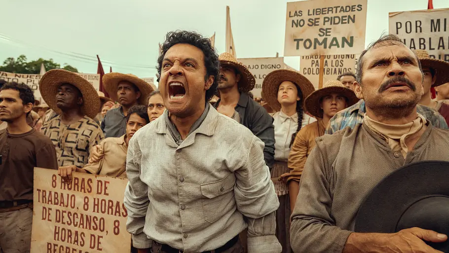 „Hundert Jahre Einsamkeit“ bleibt auch in Staffel 2 eine epische Geschichte. Jose Arcadio Segundo brüllt bei einem Protest.