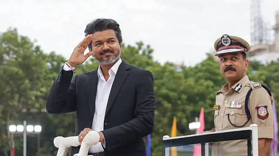 Joseph Vijay bei der Einweihungsfeier der Singappen Special Task Force Joseph Vijay bei der Einweihungsfeier der Singappen Special Task Force in Chennai am 9. Juni