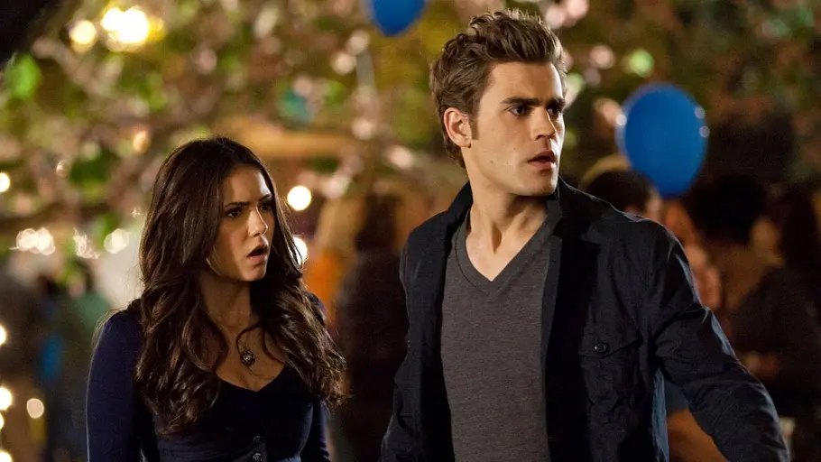 Paul Wesley und Nina Dobrev am Set Paul Wesley als Stefan Salvatore und Nina Dobrev als Elena Glibert am Set von VD