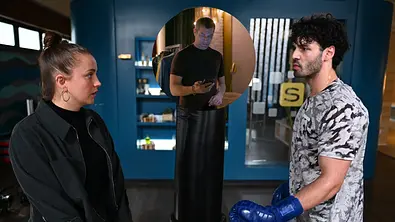 Nick steht mit Boxhandschuhen vor dem Boxsack und redet aufgeregt mit Lucie. Zwischen ihnen schwebt eine Bubble mit Dragan, der überrascht aussieht? - Foto: RTL / Julia Feldhagen Nick steht mit Boxhandschuhen vor dem Boxsack und redet aufgeregt mit Lucie. Zwischen ihnen schwebt eine Bubble mit Dragan, der überrascht aussieht? - Foto: RTL / Julia Feldhagen