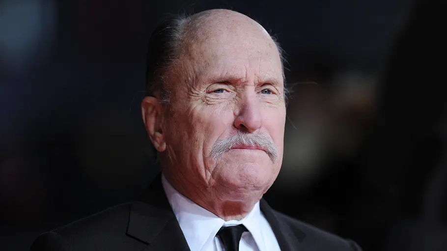 Robert Duvall. Robert Duvall 2012 bei der Premiere von Jack Reacher, Nahaufnahme, er blickt rechts an der Kamera vorbei