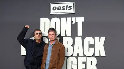 Liam und Noel Gallagher bei der Premiere der Oasis Doku Dont Look Back In Anger in London. - Foto: IMAGO / SOPA Images Liam und Noel Gallagher bei der Premiere der Oasis Doku Dont Look Back In Anger in London. - Foto: IMAGO / SOPA Images