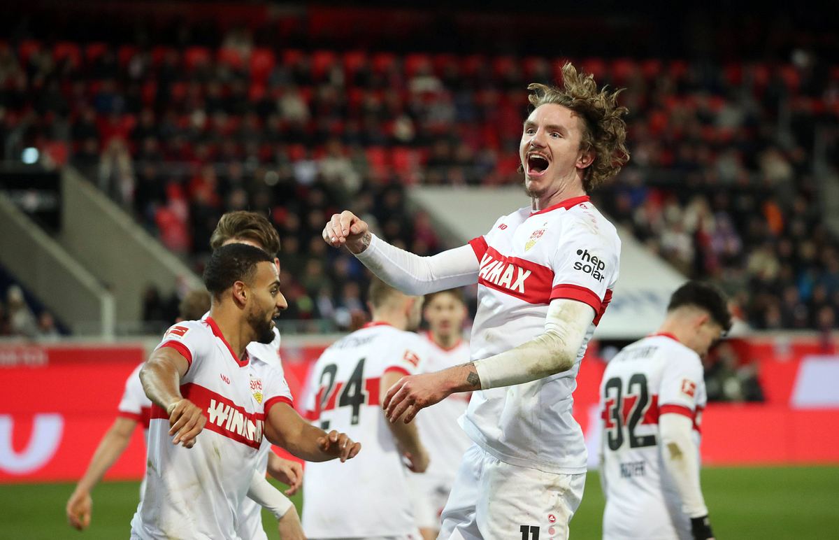 Nick Woltemade wird in den nächsten Jahren nicht nur bei Sky, sondern auch RTL zu sehen sein! Nick Woltemade jubelt im Trikot des VfB Stuttgart