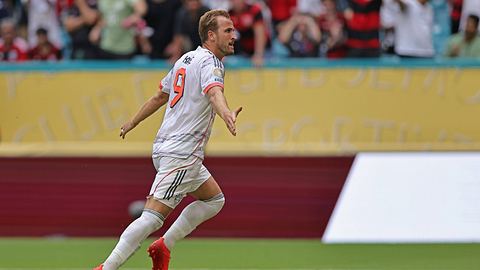 Harry Kane bejubelt sein Tor für den FC Bayern gegen Flamengo de Janeiro. - Foto: IMAGO / Action Plus